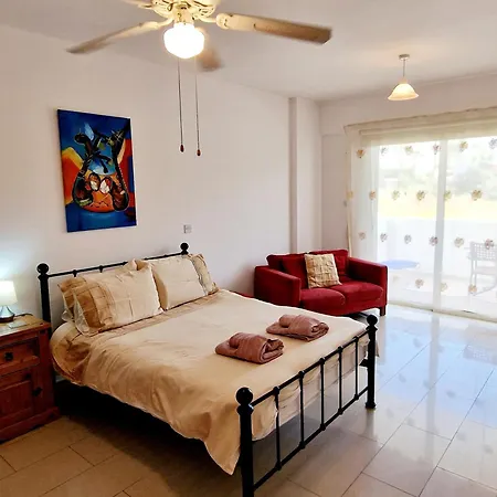 B103 Vanessa Lovely アパート *